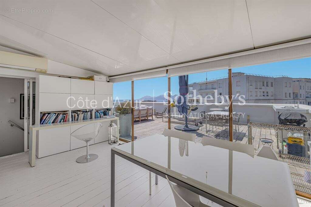 Penthouse duplex avec terrasse de 69 m² et vue mer panoramique à Cannes Montfleury - photo 5