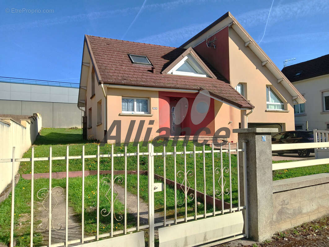 Maison à LUXEUIL-LES-BAINS