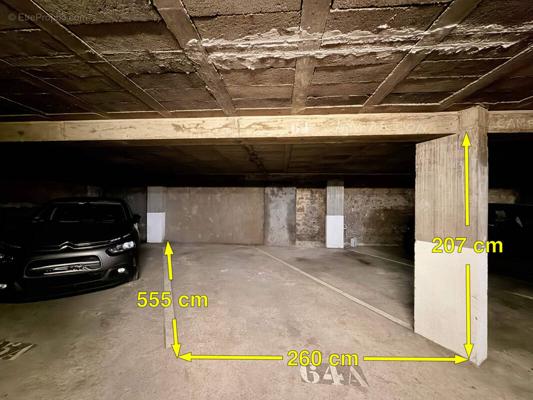 Parking à PARIS-12E