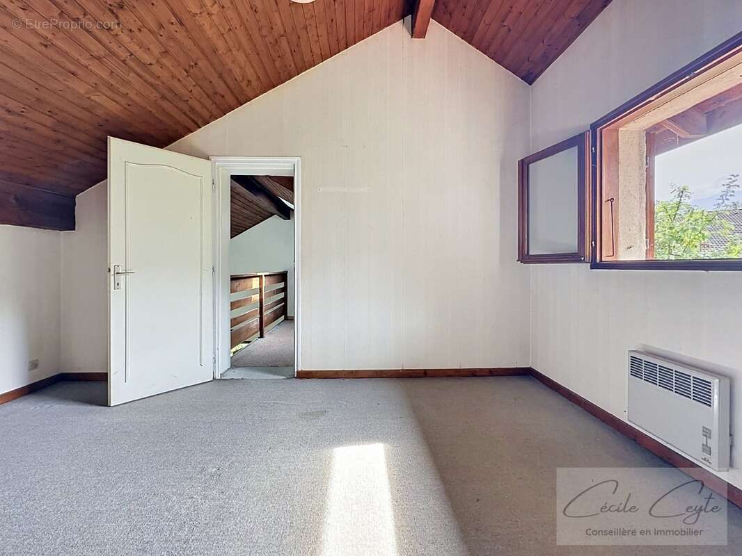 LA TRONCHE, Proche Hôpital, Maison familiale avec 5 chambres - photo 19