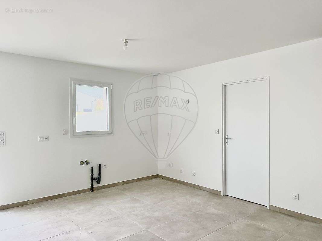 Maison à CHAILLEVETTE