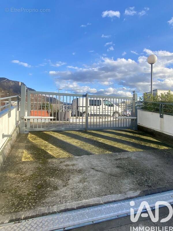 Photo 1 - Parking à SAINT-MARTIN-LE-VINOUX