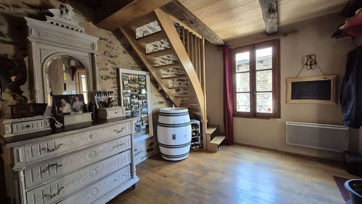 Maison à ESTAING