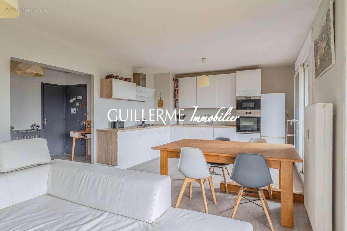 Appartement à TASSIN-LA-DEMI-LUNE