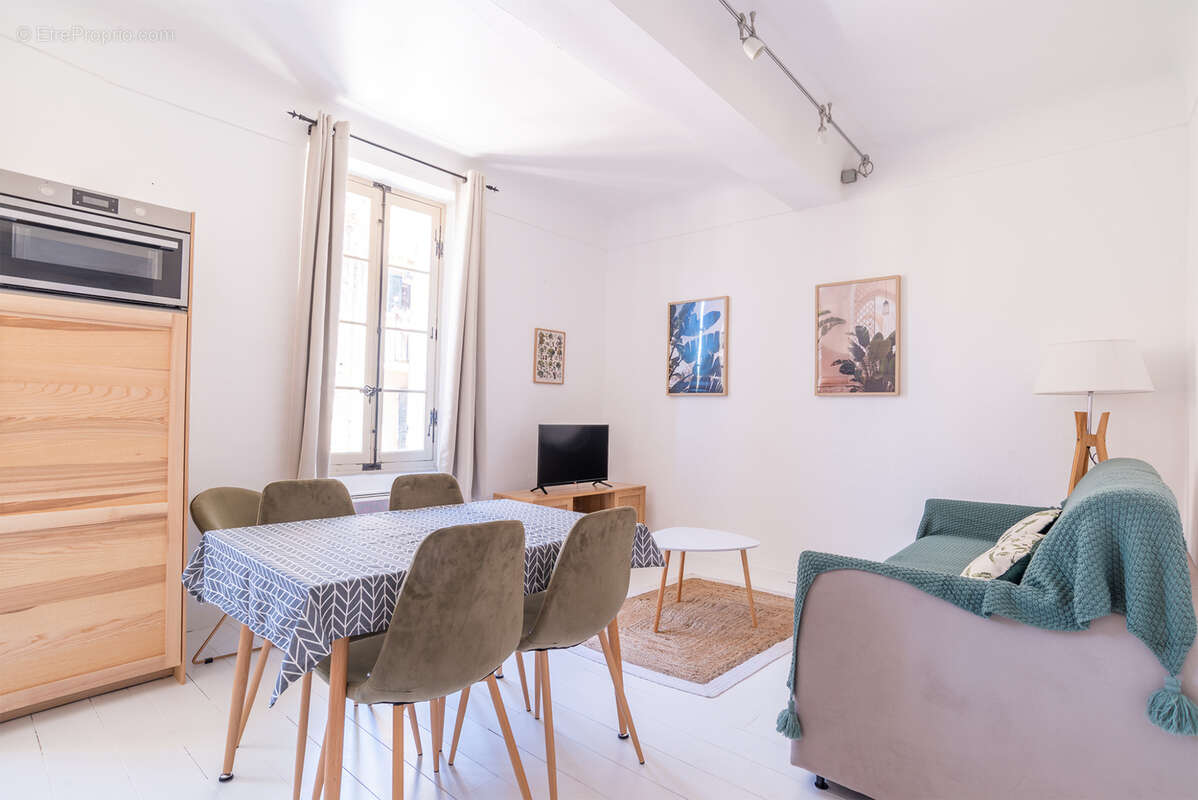 Appartement à BORMES-LES-MIMOSAS