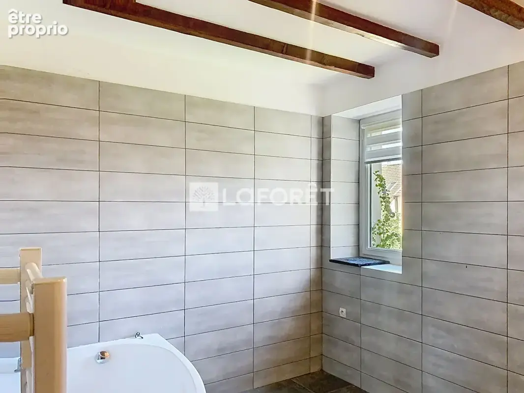 Maison familiale avec dépendances 8 pièce(s) 175 m2 - photo 14