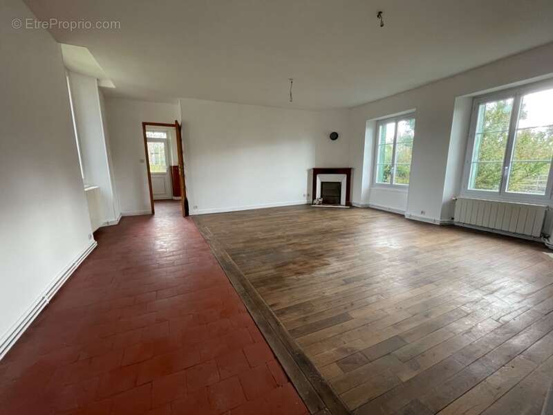 Maison à LOURDOUEIX-SAINT-PIERRE