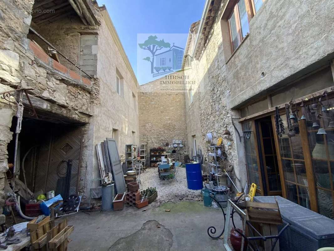 Maison à GINESTAS