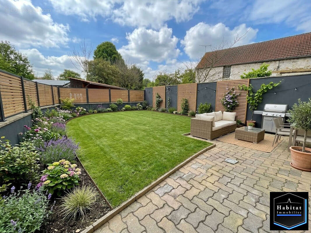 Maison à LE PLESSIS-BELLEVILLE