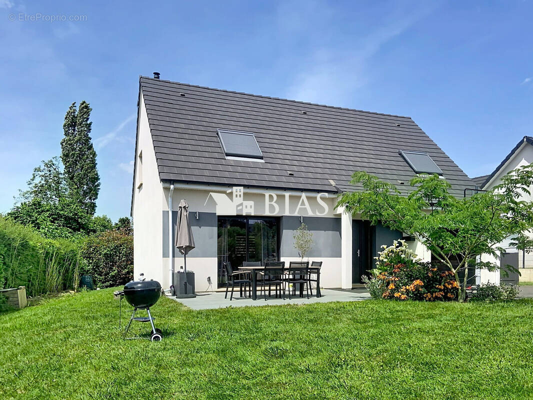 Maison à VILLERS-ECALLES