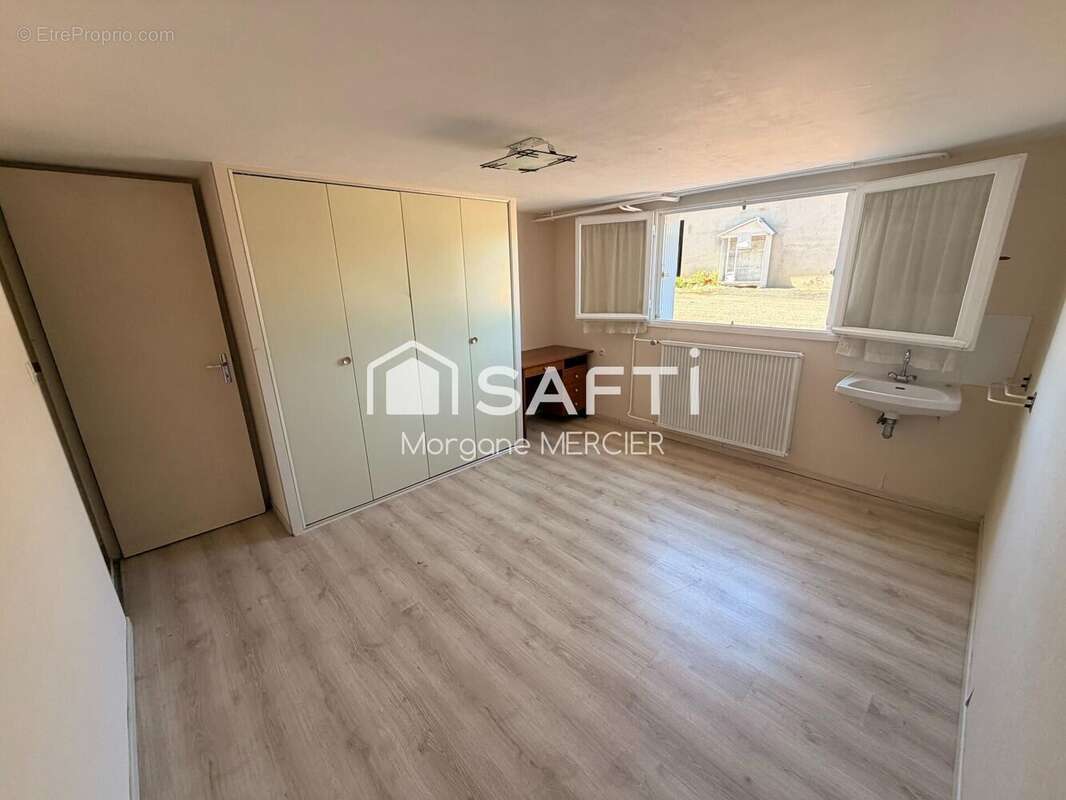 Maison 129 m² à Sainte-Verge  - photo 6