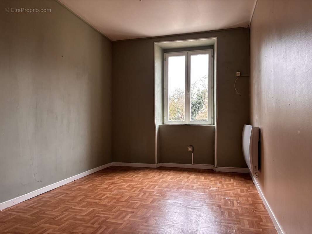 Maison à NEUVILLALAIS