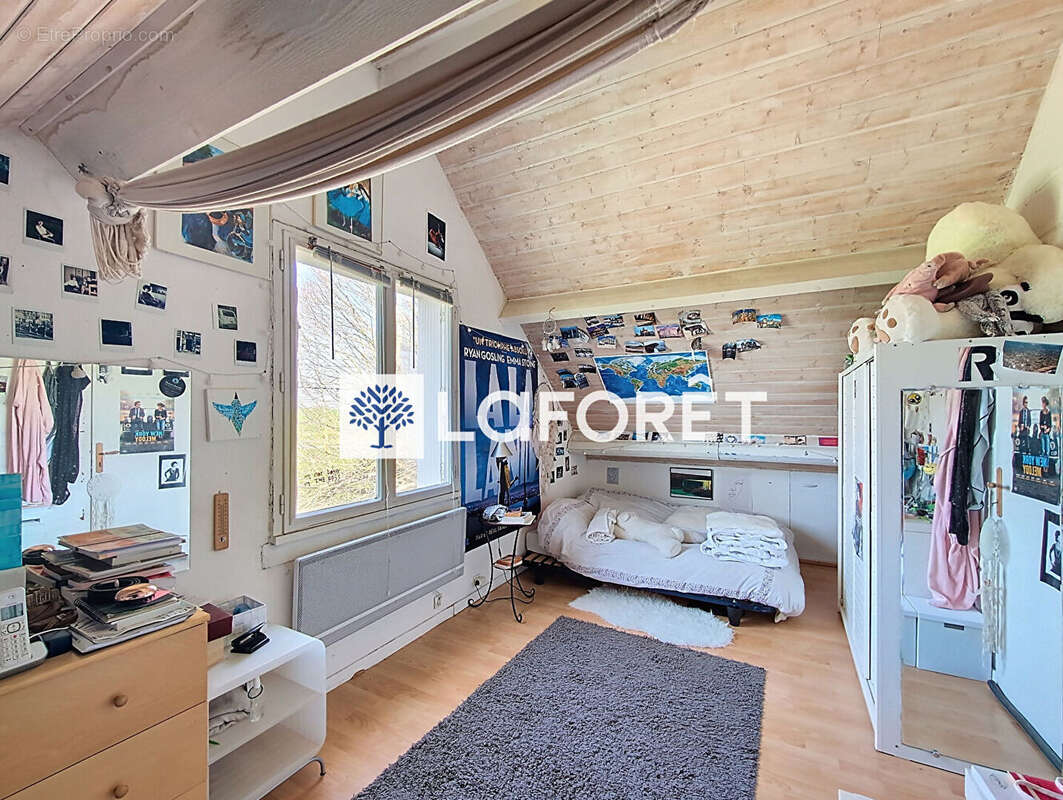 Maison à JOUY-LE-CHATEL