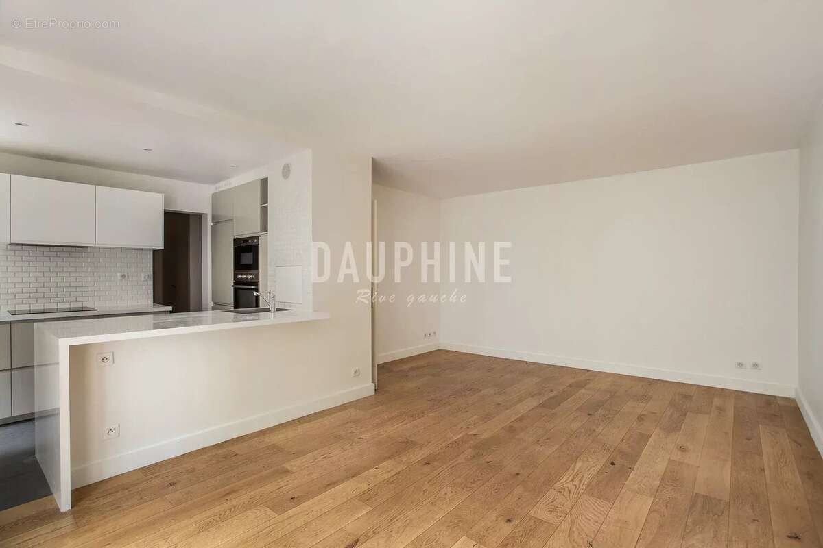 Appartement à COURBEVOIE