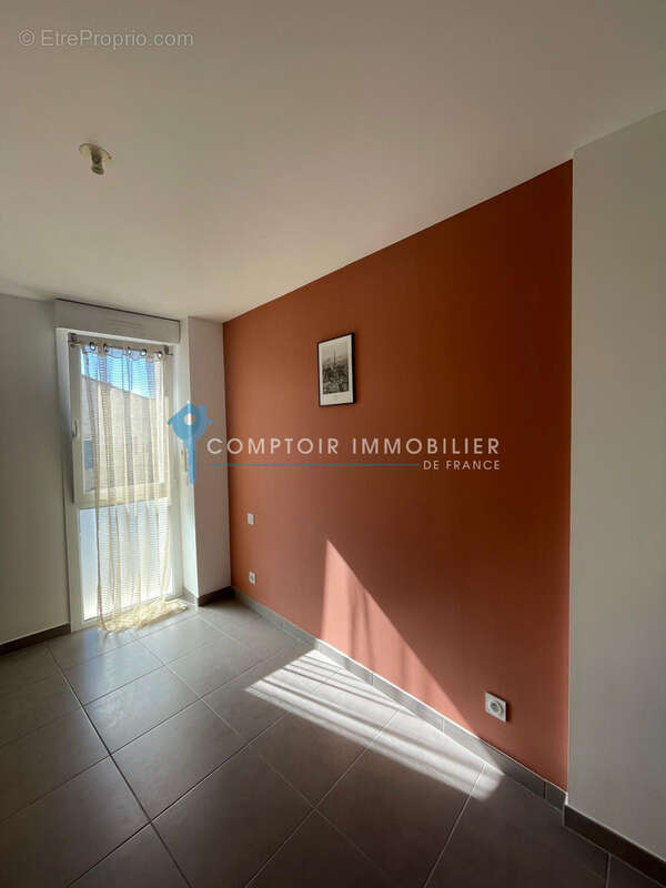 Appartement avec terrasse et garage à Vauvert - photo 4