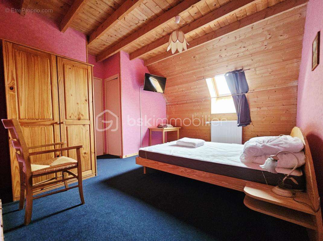 Maison à BESSE-ET-SAINT-ANASTAISE