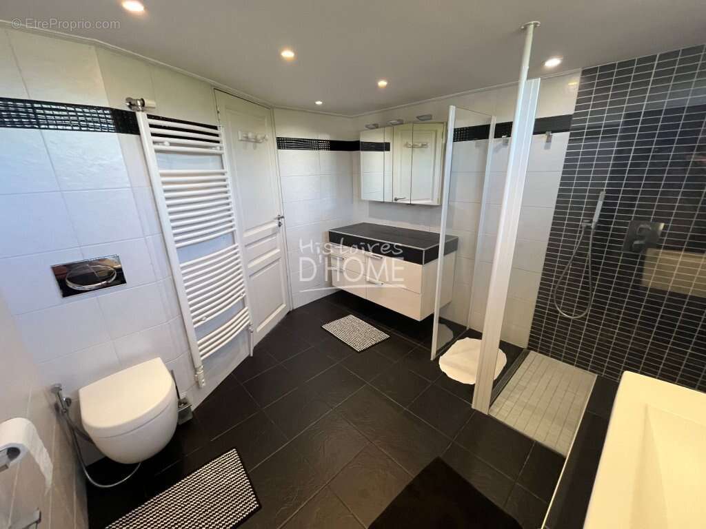 Maison à JOUY-LE-CHATEL