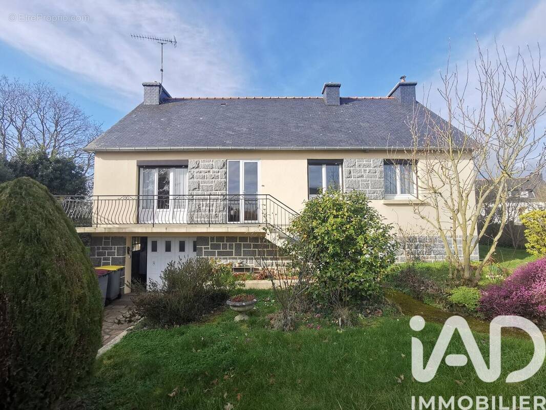 Photo 1 - Maison à QUEMPER-GUEZENNEC