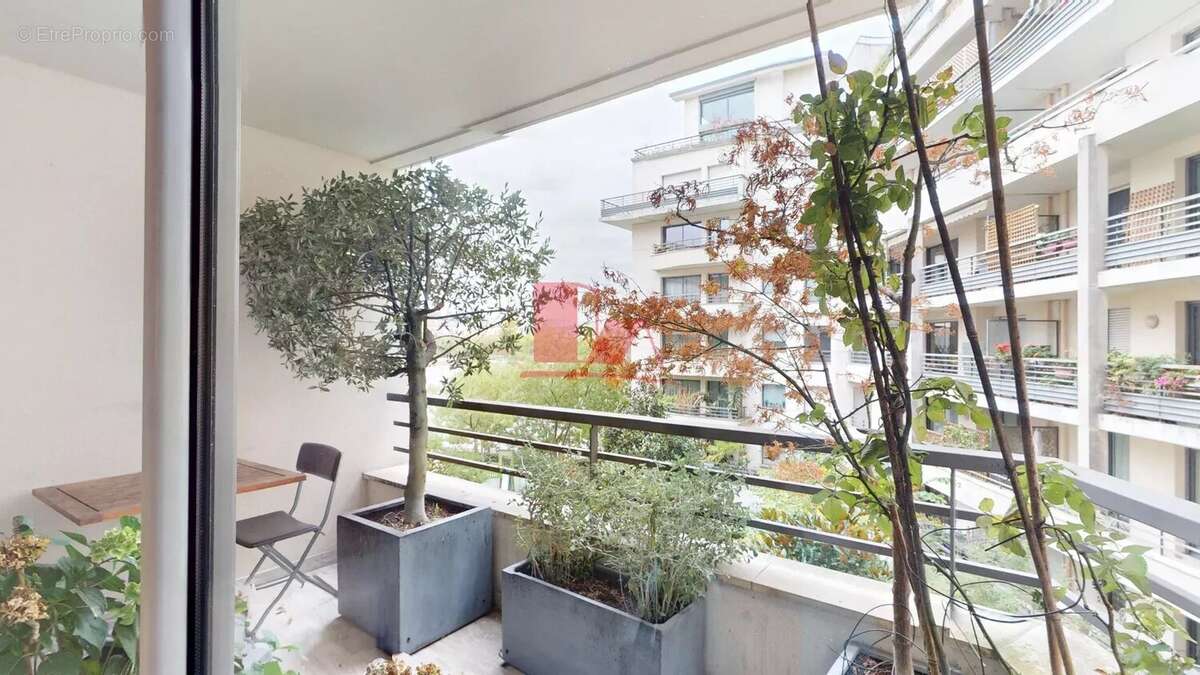Appartement à ISSY-LES-MOULINEAUX