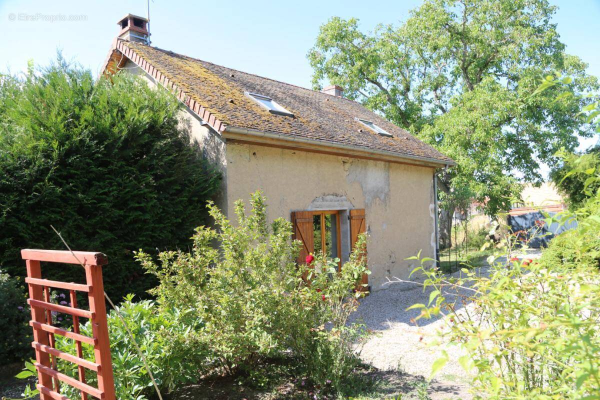 Maison à EPINAC