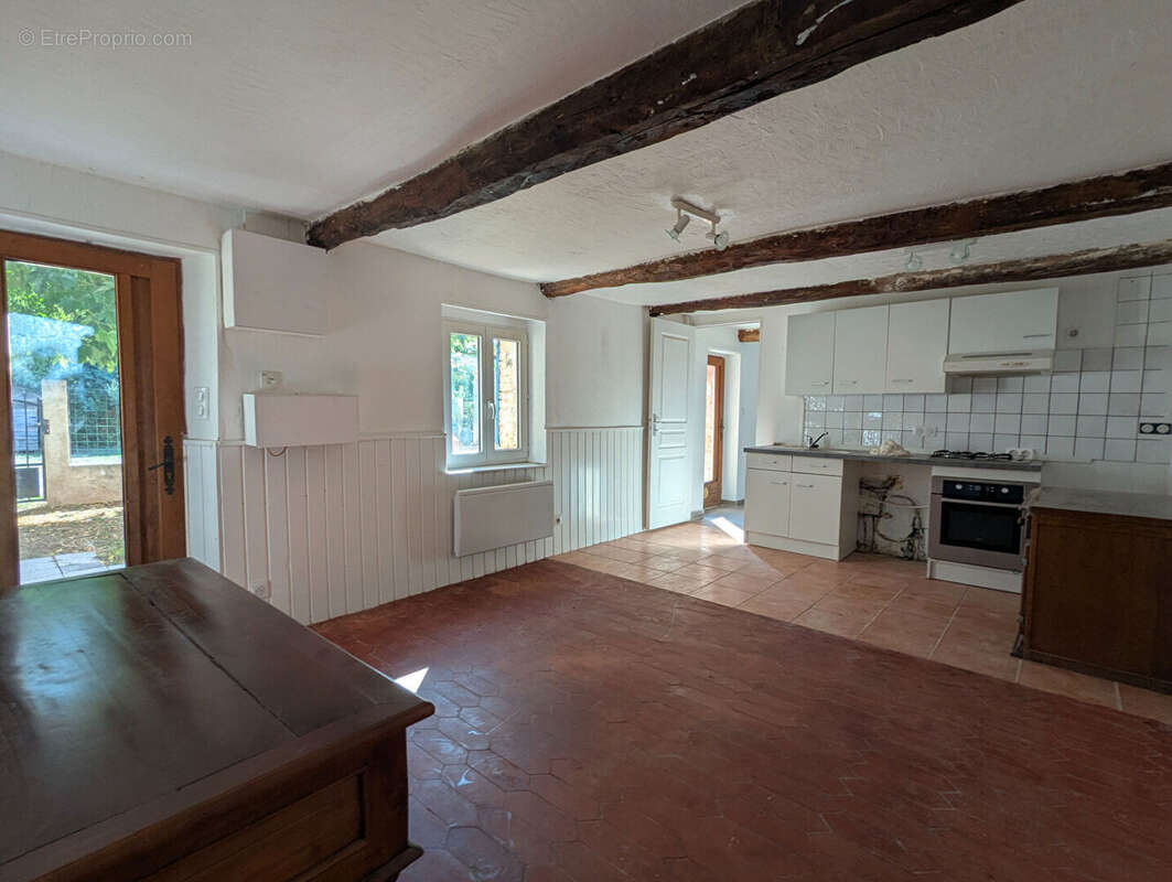 Appartement à SALERNES