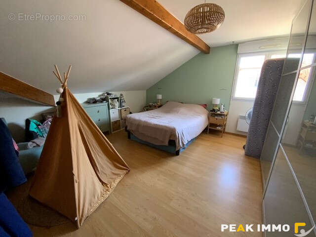 Appartement à CRANVES-SALES