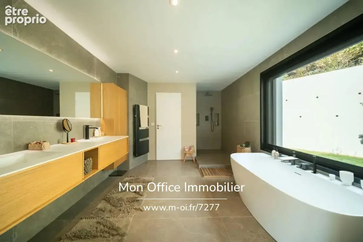 Référence : 7277-ABO - Maison contemporaine de 240 m² avec piscine et vue dégagée – Saint-Marc-Jaumegarde - photo 8