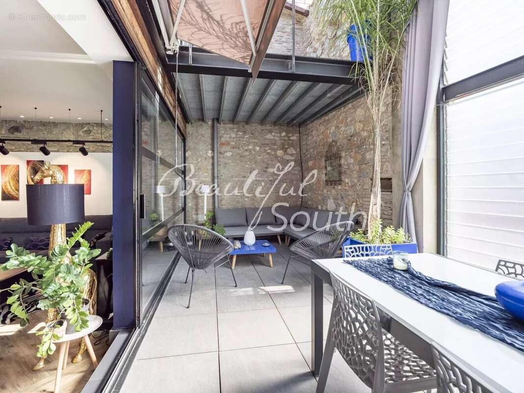 Maison à SAINT-LAURENT-DE-LA-SALANQUE