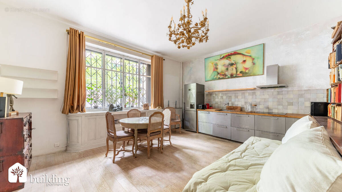 Appartement à PARIS-17E