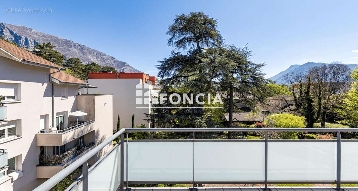 Appartement à SAINT-EGREVE