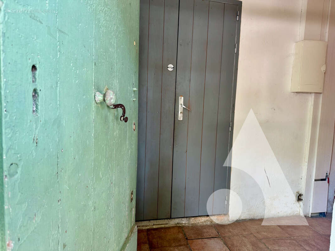 Appartement à COTIGNAC