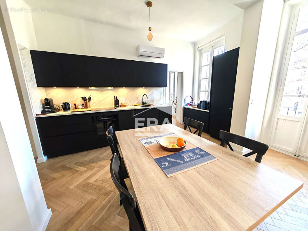 Appartement à MARSEILLE-5E