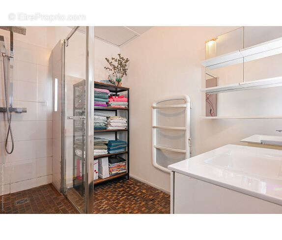 Appartement à MARSEILLE-6E