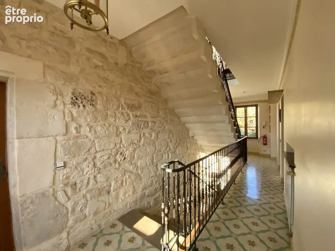Belle maison de village en pierre avec jardin. - photo 11