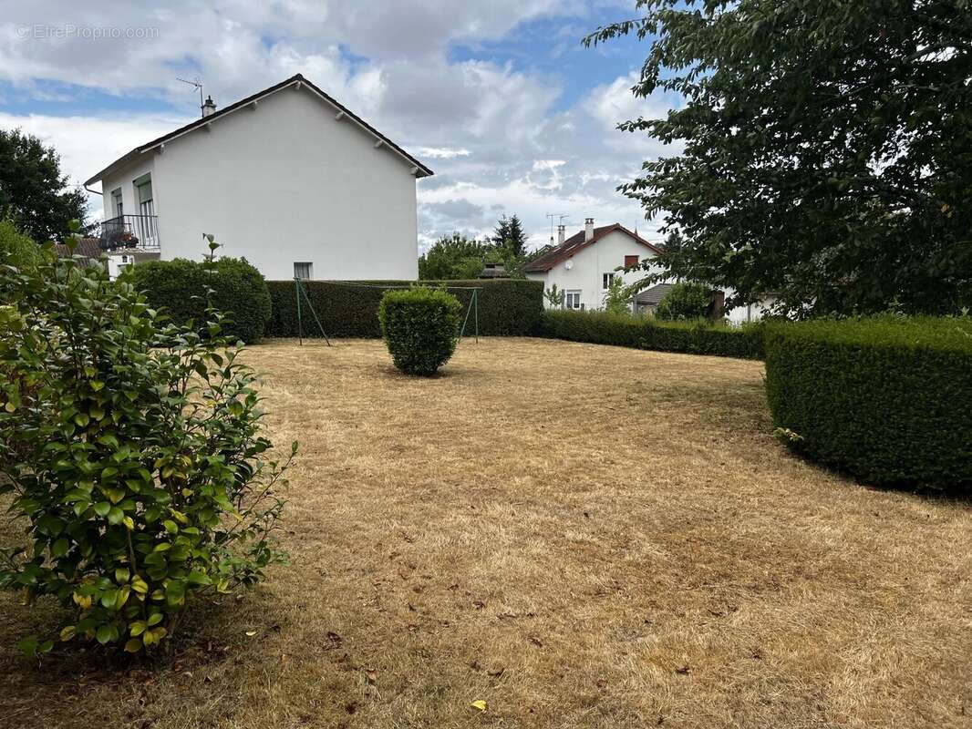 Maison à BELLAC