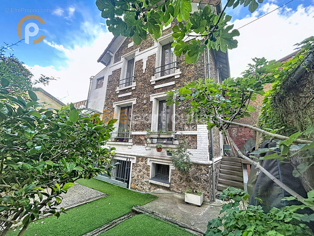 Maison à IVRY-SUR-SEINE
