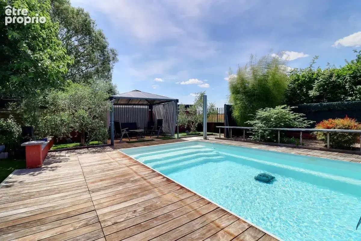 Maison familiale de 154 m² bénéficiant d'une construction indépendante de 53 m², piscine chauffée et multiples possibilités - photo 4