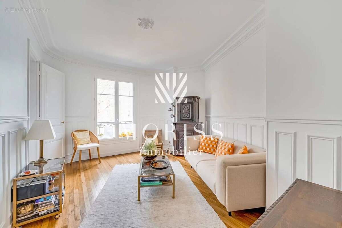 Appartement à PARIS-17E