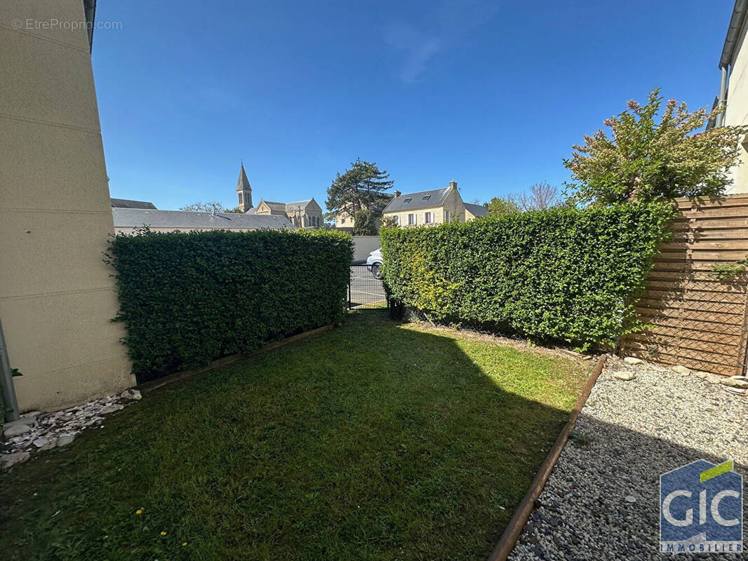 Appartement à PORT-EN-BESSIN-HUPPAIN
