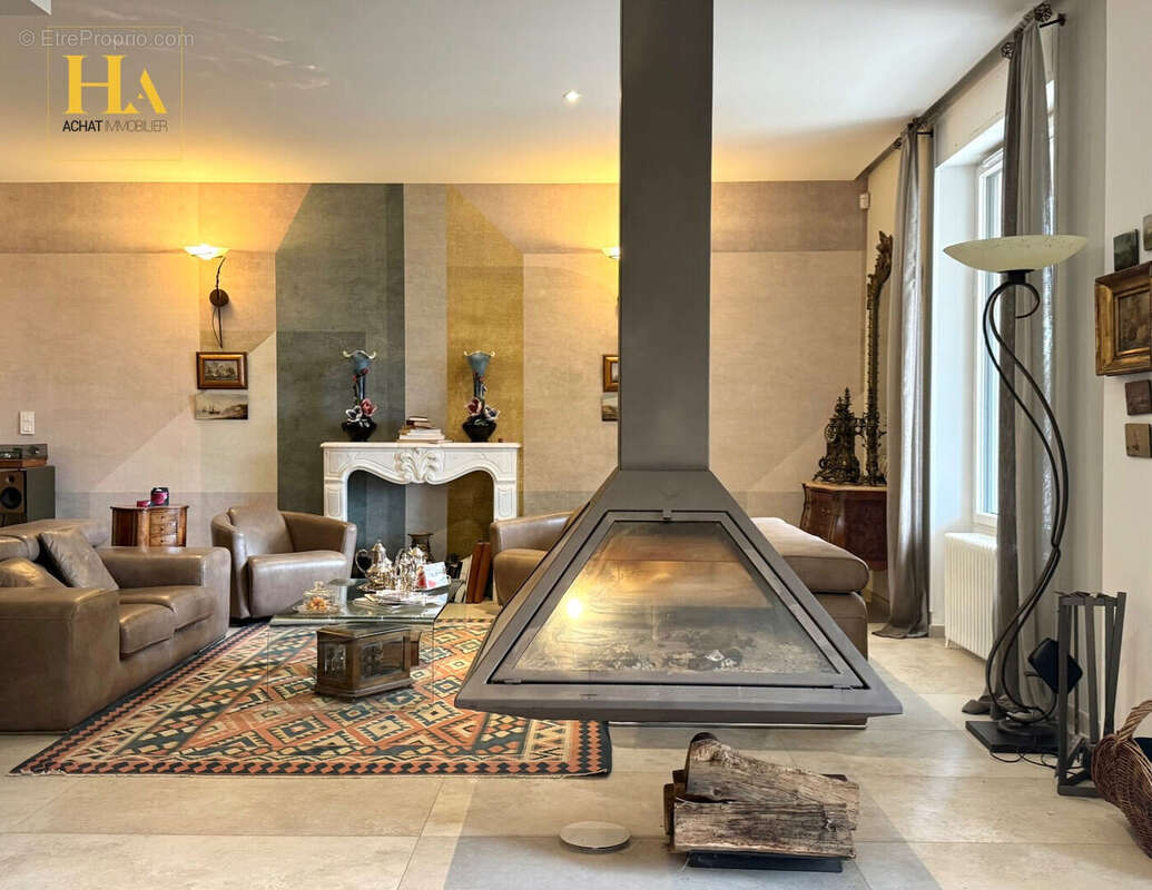 Maison à MONTELIMAR