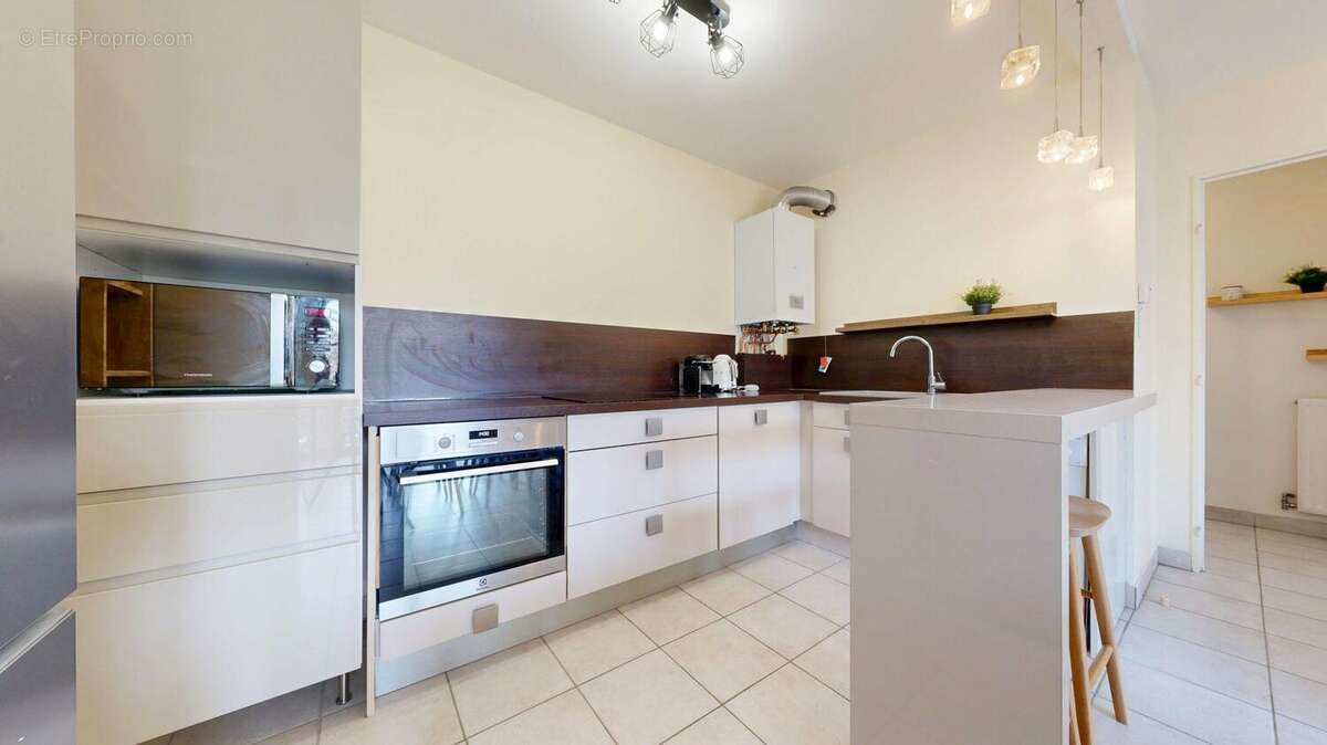 Appartement à TASSIN-LA-DEMI-LUNE