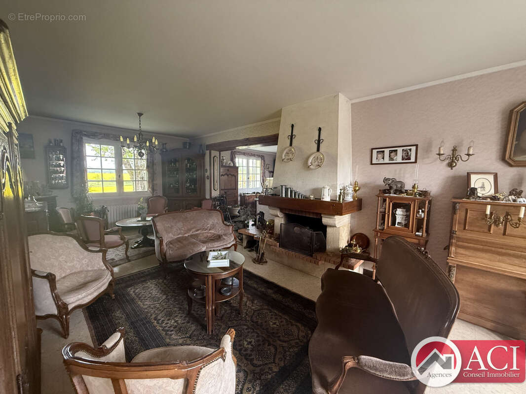 Maison à SAINTE-GENEVIEVE