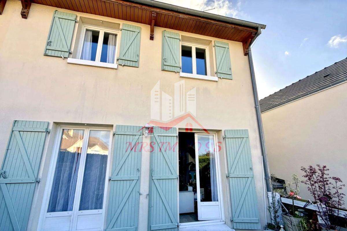 Maison à CHAUMONTEL