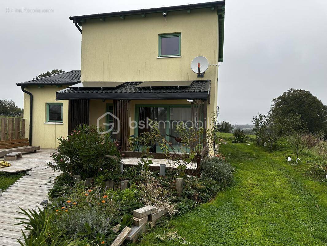 Maison à SAINT-MARTIN-DE-BONFOSSE