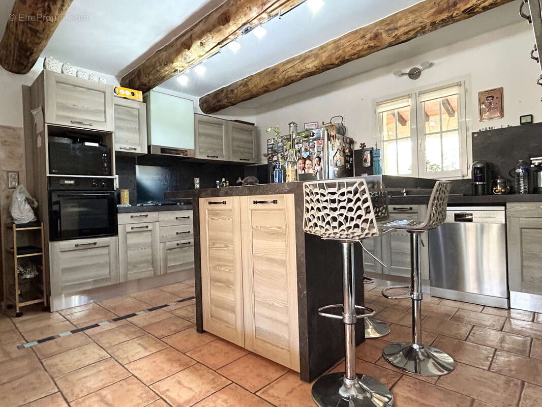 Maison à SAINT-QUENTIN-LA-POTERIE