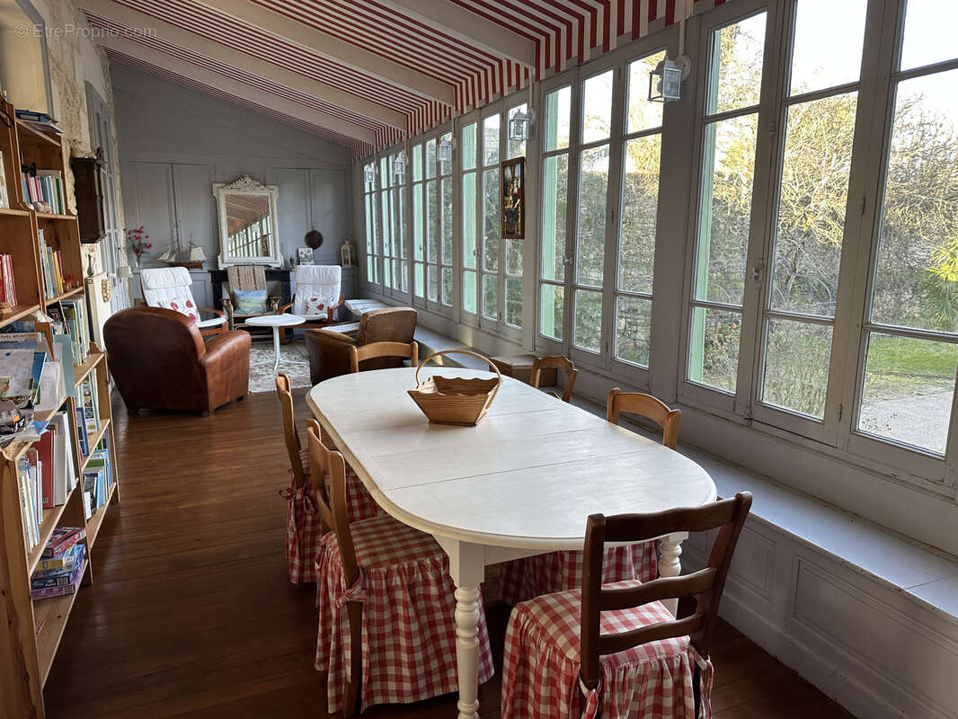 Maison à TONNAY-CHARENTE