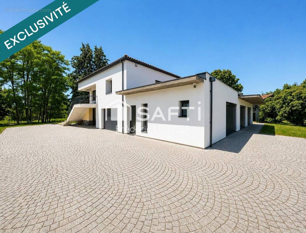 Photo 1 - Maison à SAINT-BEAUZIRE