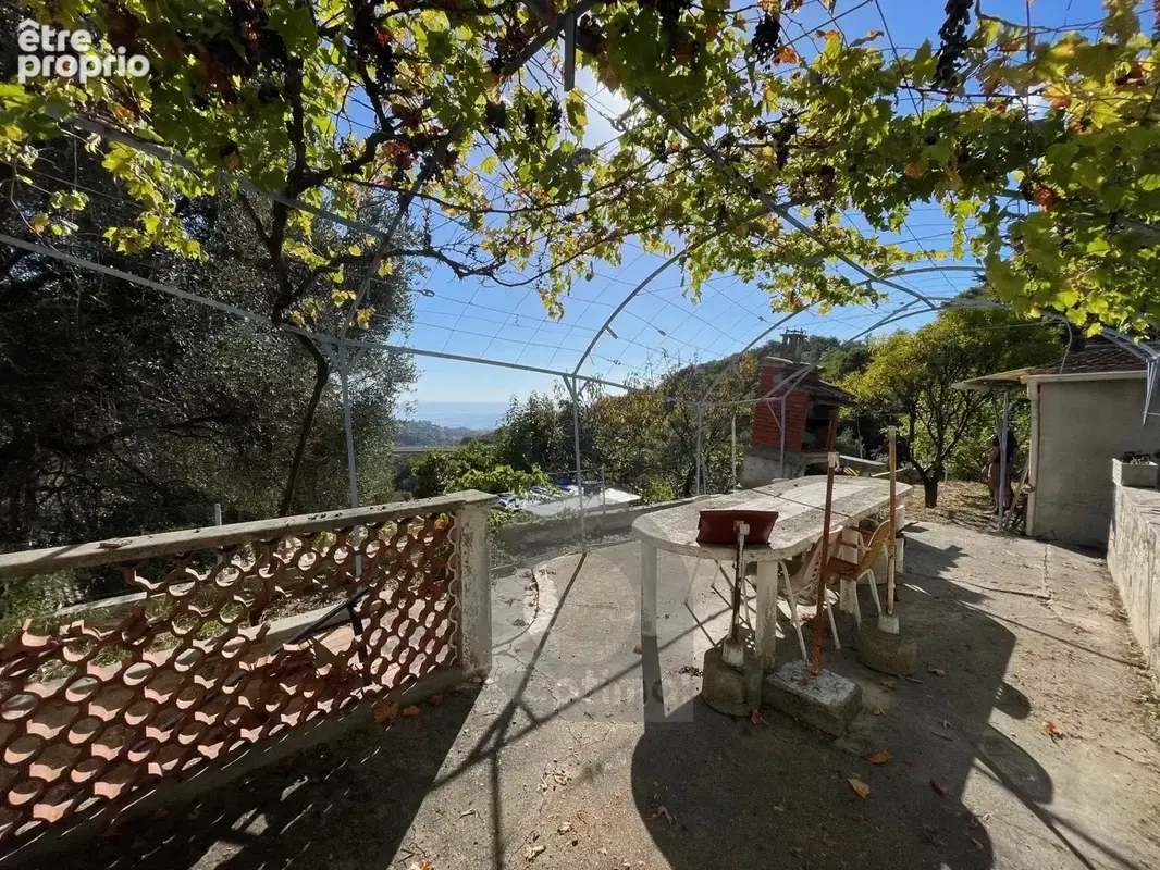 Route de Ste Agnès - Maison 3 pièces à Rénover avec terrasse et jardin - Accès pédestre - photo 3