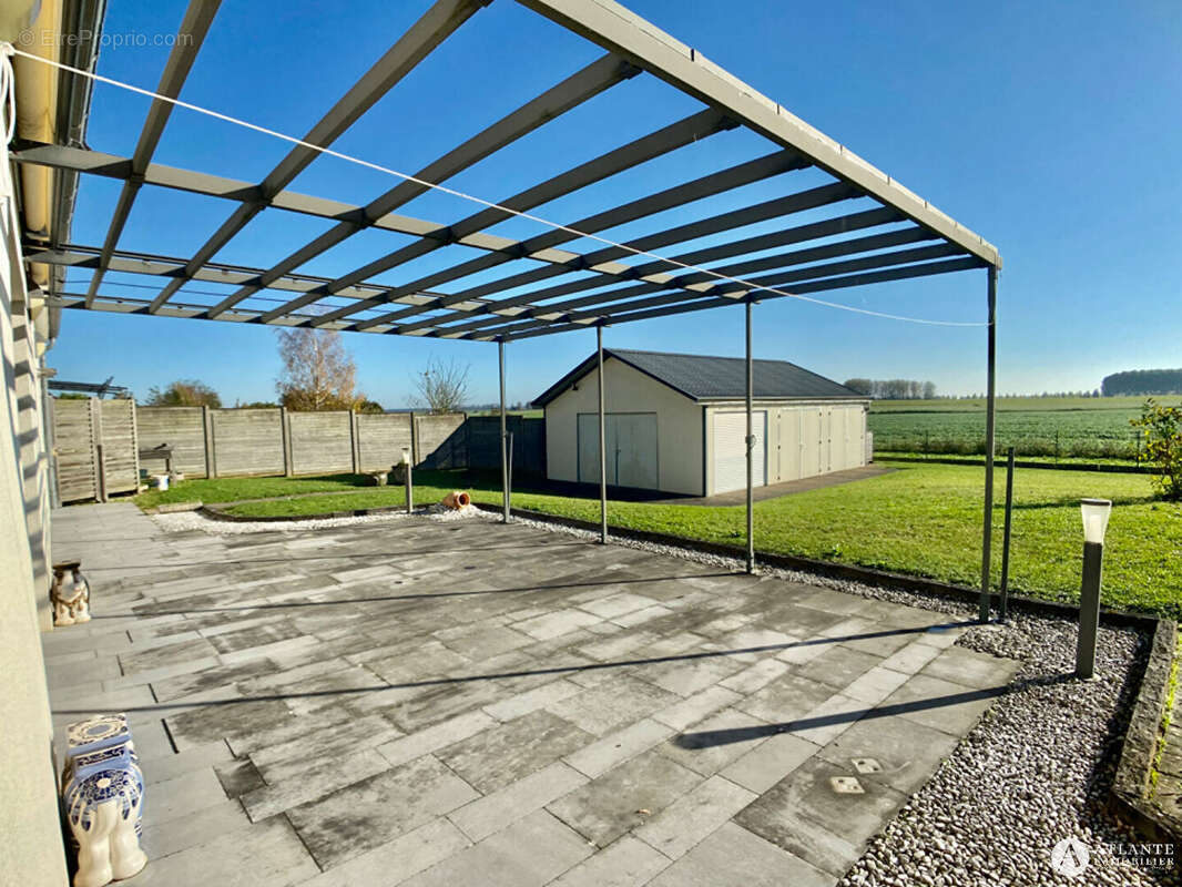 Maison à SAINT-AMAND-LONGPRE