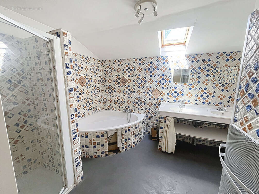 Appartement à SAINTE-CECILE-LES-VIGNES